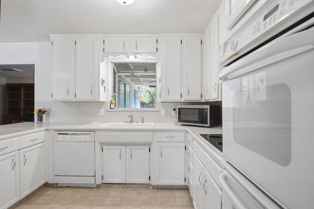 8308 Rexford Dr, Hilmar, CA 95324