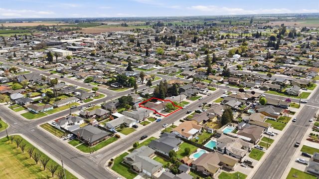 8308 Rexford Dr, Hilmar, CA 95324