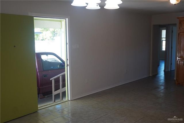 1952 S 33rd Street, Mcallen, TX 78503