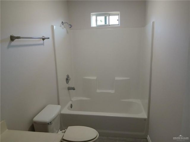 1952 S 33rd Street, Mcallen, TX 78503