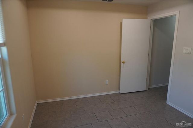 1952 S 33rd Street, Mcallen, TX 78503