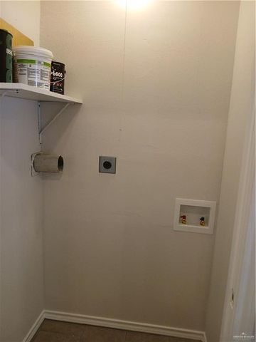 1952 S 33rd Street, Mcallen, TX 78503