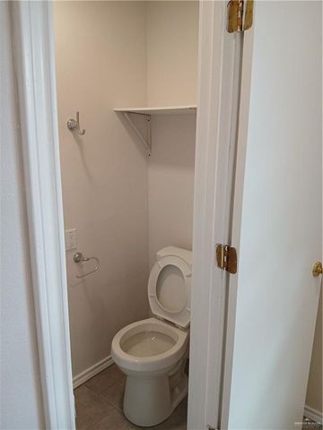 1952 S 33rd Street, Mcallen, TX 78503