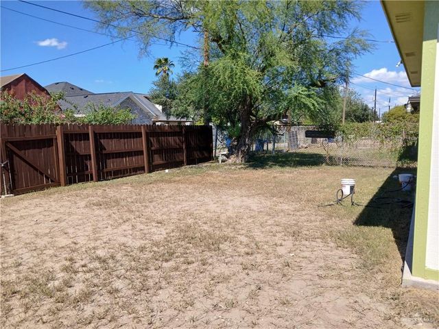 1952 S 33rd Street, Mcallen, TX 78503