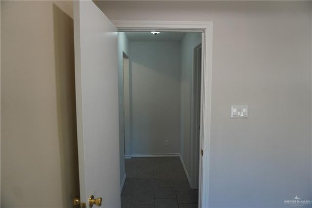 1952 S 33rd Street, Mcallen, TX 78503