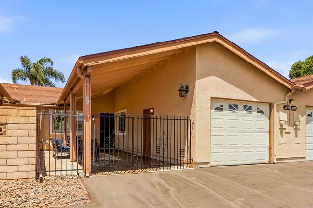 1039 Plover Way, Oceanside, CA 92057
