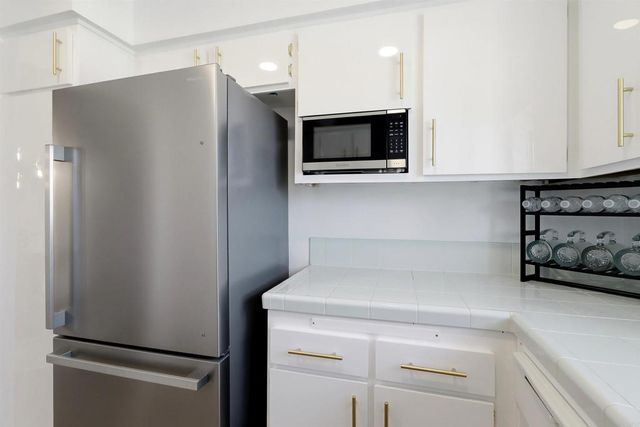 1039 Plover Way, Oceanside, CA 92057