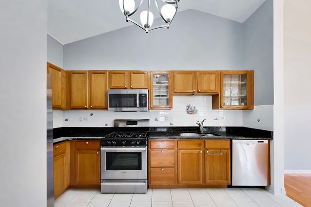 1435 Quincy Bridge Court, Bartlett, IL 60103