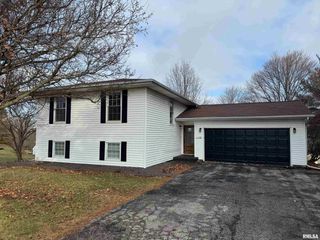 110 BRANDY Drive, Mackinaw, IL 61755