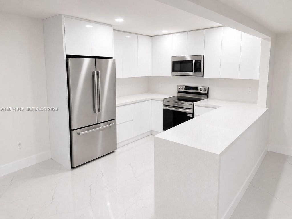 479 NE 210th Cir Ter 101-28, Miami, FL 33179