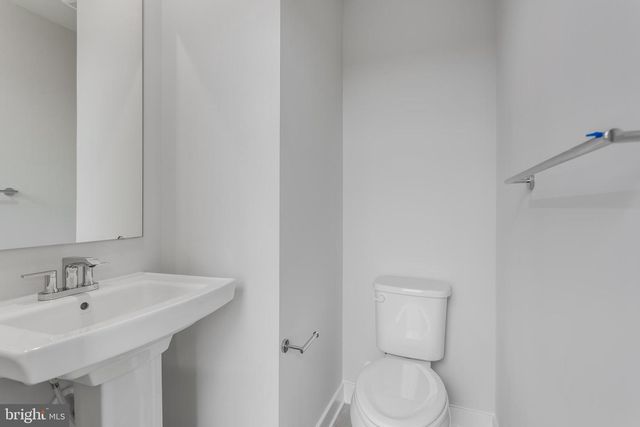 1733 DESTRIER ST, Ranson, WV 25438