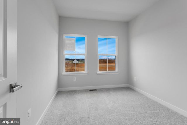 1733 DESTRIER ST, Ranson, WV 25438