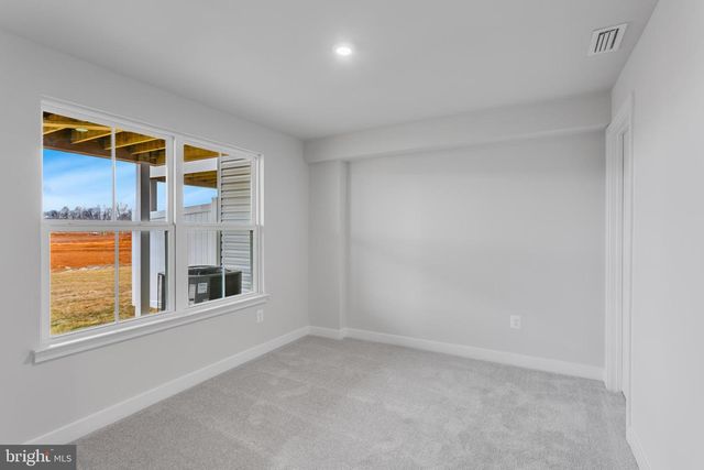 1733 DESTRIER ST, Ranson, WV 25438