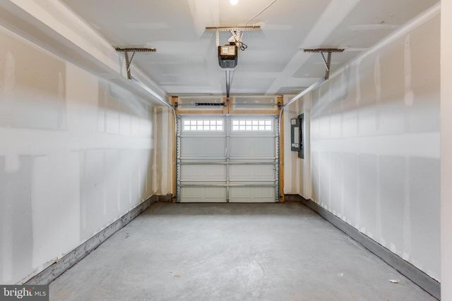 1733 DESTRIER ST, Ranson, WV 25438