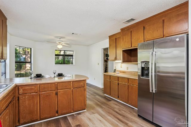 1328 Tiger Ln, Gulf Breeze, FL 32563