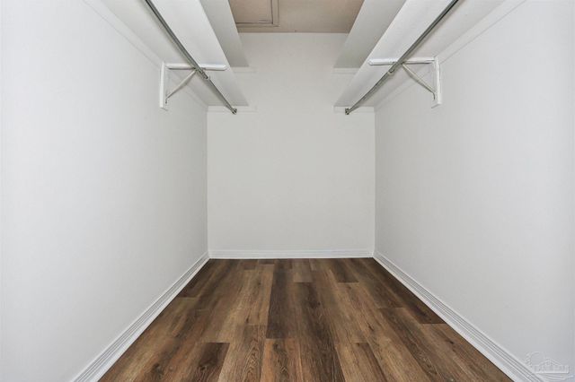 1328 Tiger Ln, Gulf Breeze, FL 32563