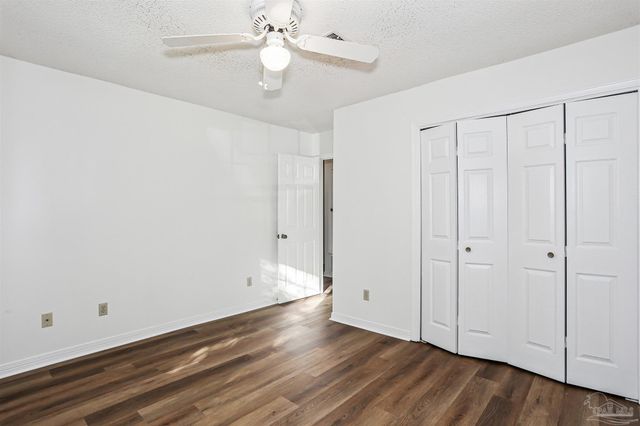 1328 Tiger Ln, Gulf Breeze, FL 32563