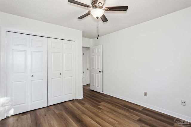 1328 Tiger Ln, Gulf Breeze, FL 32563