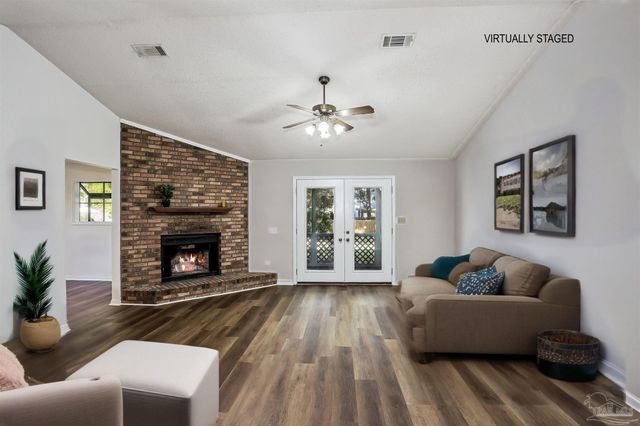 1328 Tiger Ln, Gulf Breeze, FL 32563