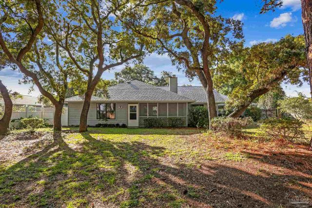 1328 Tiger Ln, Gulf Breeze, FL 32563