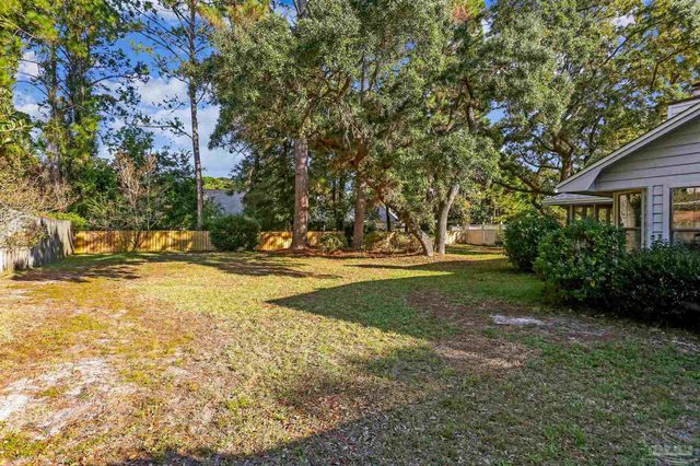 1328 Tiger Ln, Gulf Breeze, FL 32563