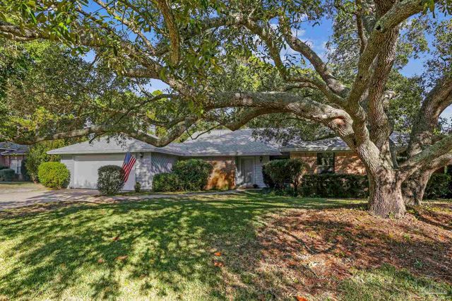 1328 Tiger Ln, Gulf Breeze, FL 32563