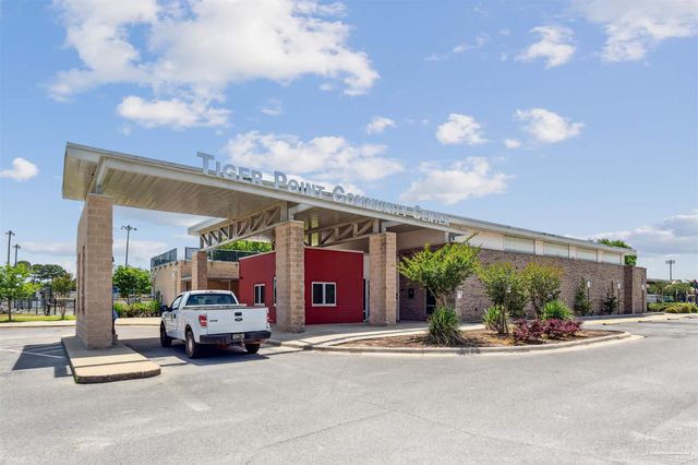 1328 Tiger Ln, Gulf Breeze, FL 32563