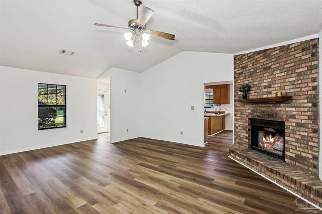 1328 Tiger Ln, Gulf Breeze, FL 32563