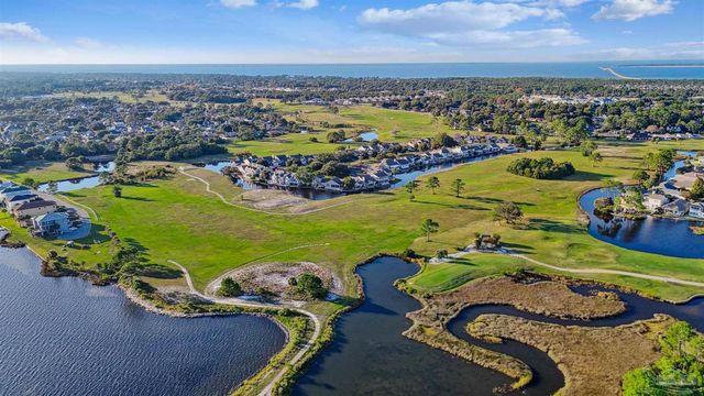 1328 Tiger Ln, Gulf Breeze, FL 32563