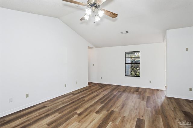 1328 Tiger Ln, Gulf Breeze, FL 32563