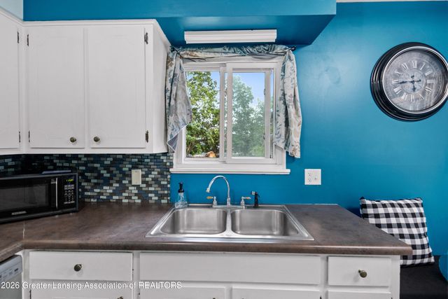 2290 Park Lane, Holt, MI 48842