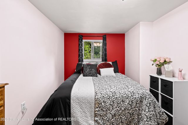 2290 Park Lane, Holt, MI 48842