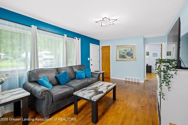 2290 Park Lane, Holt, MI 48842