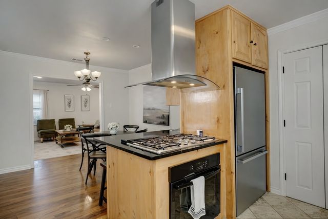 2801 W Bewick Street, Fort Worth, TX 76109