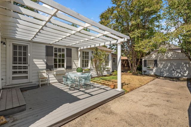 4058 Modlin Avenue, Fort Worth, TX 76107