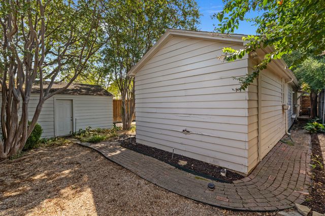 4058 Modlin Avenue, Fort Worth, TX 76107