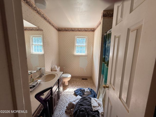40 Newport Drive, Manalapan, NJ 07726