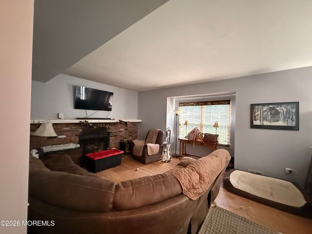 40 Newport Drive, Manalapan, NJ 07726