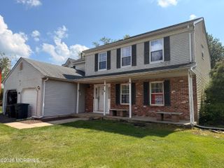 40 Newport Drive, Manalapan, NJ 07726