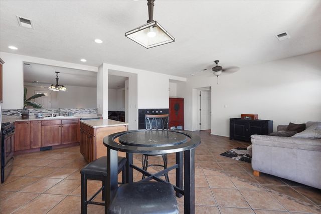 5524 Gladstone Drive NE, Rio Rancho, NM 87144