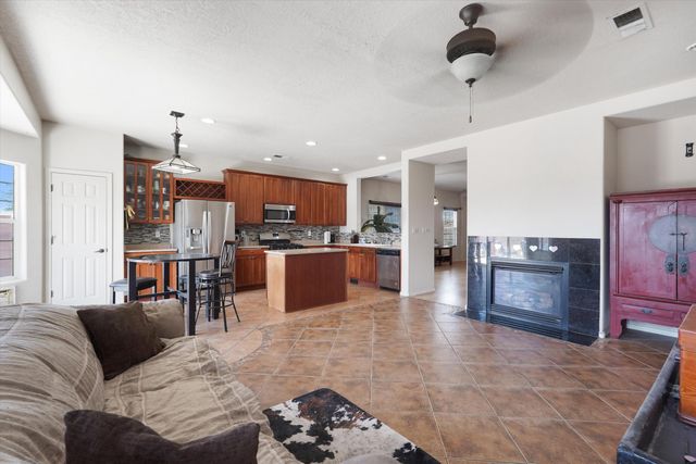 5524 Gladstone Drive NE, Rio Rancho, NM 87144