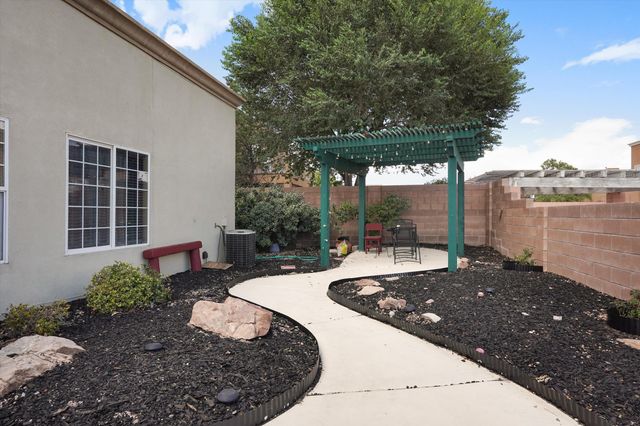 5524 Gladstone Drive NE, Rio Rancho, NM 87144