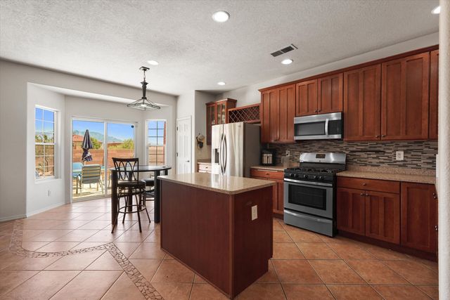 5524 Gladstone Drive NE, Rio Rancho, NM 87144