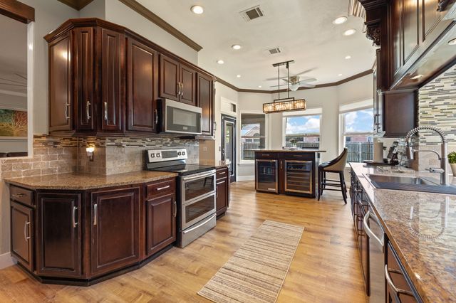2814 Saint Maria Drive, Mansfield, TX 76063