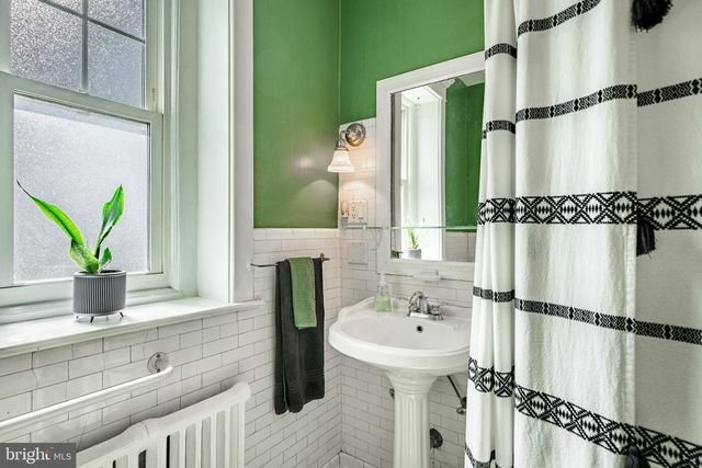 2203 PHILADELPHIA PIKE, Claymont, DE 19703