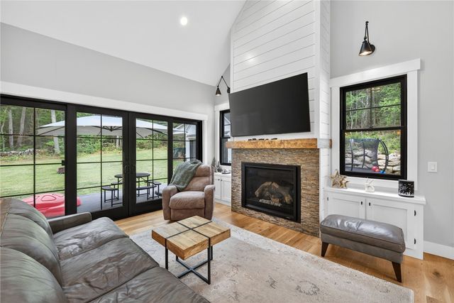 1425 Maple Valley Road, Coventry, RI 02816