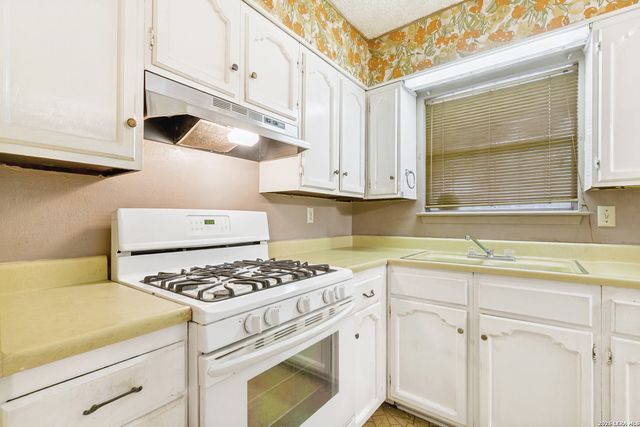 2315 Fairhill, San Antonio, TX 78228