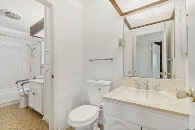 2315 Fairhill, San Antonio, TX 78228