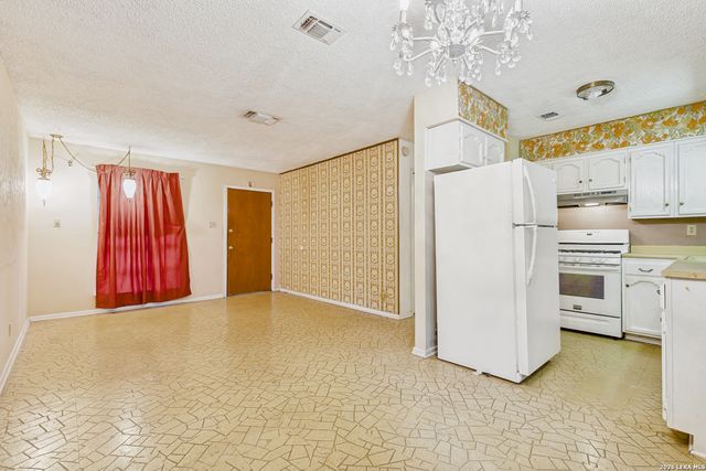 2315 Fairhill, San Antonio, TX 78228