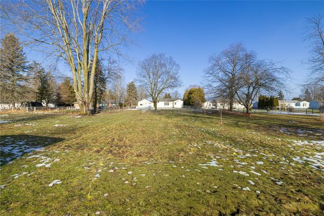 295 Straub Road, Greece, NY 14626